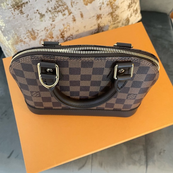 Louis Vuitton Damier Ebene Alma BB - Picture 4 of 8
